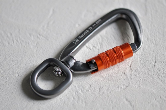 ������� GURU Typhoon Swivel-D TWL